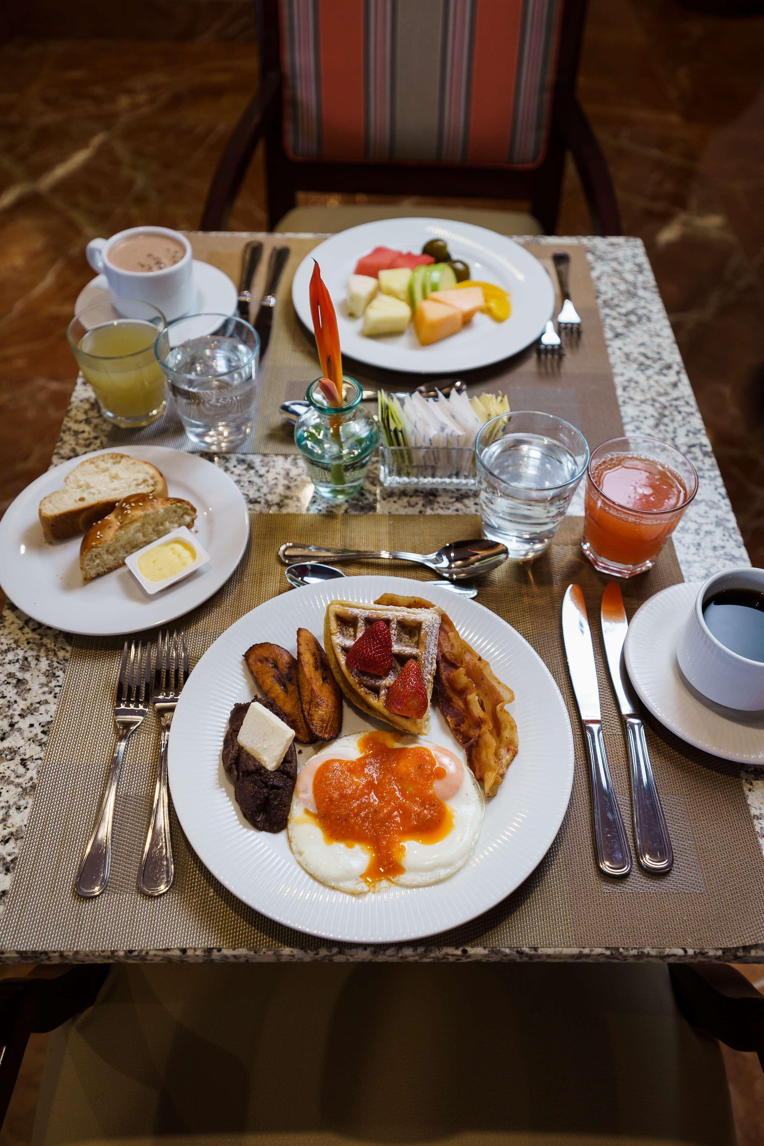 Barcelo Guatemala City Exterior photo A breakfast at a hotel