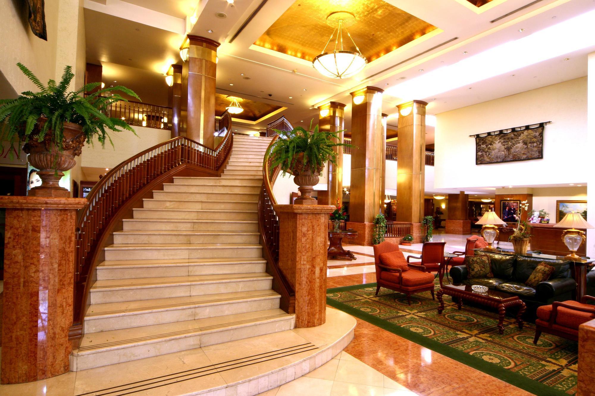 Barcelo Guatemala City Exterior photo The lobby of the Royal Thai Hotel